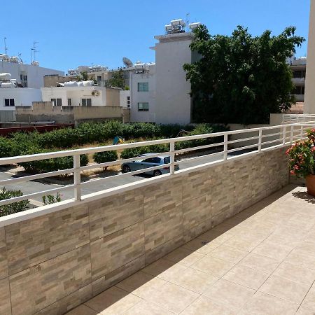 Holiday City Center Appartement Larnaca Buitenkant foto