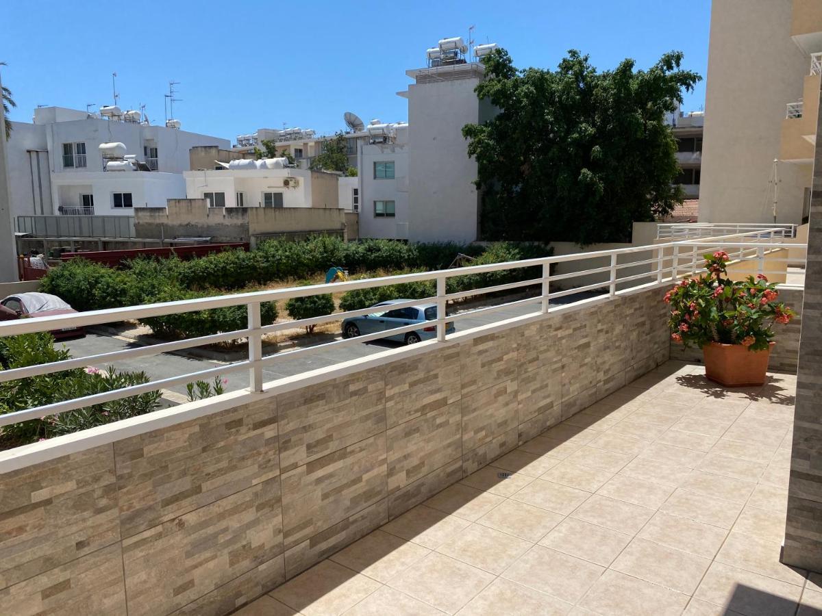 Holiday City Center Appartement Larnaca Buitenkant foto