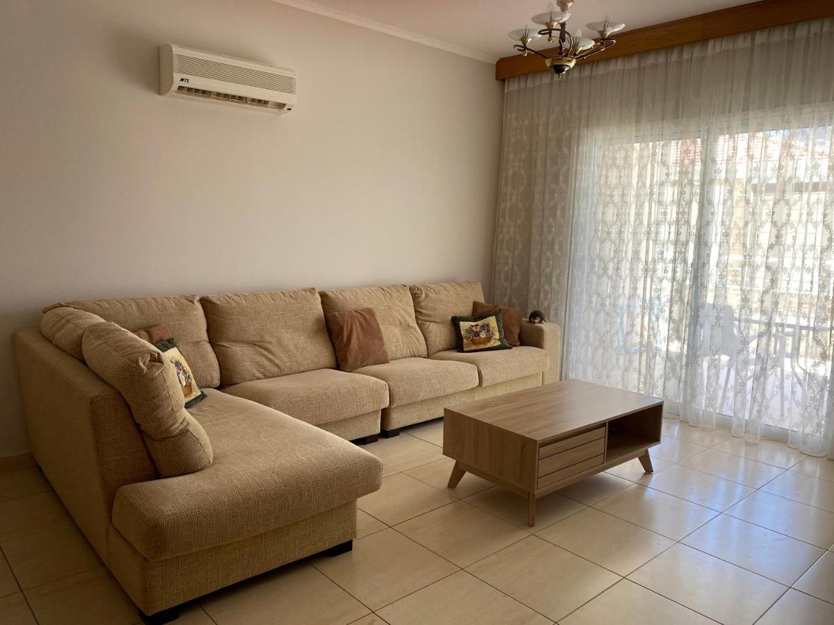 Holiday City Center Appartement Larnaca Buitenkant foto