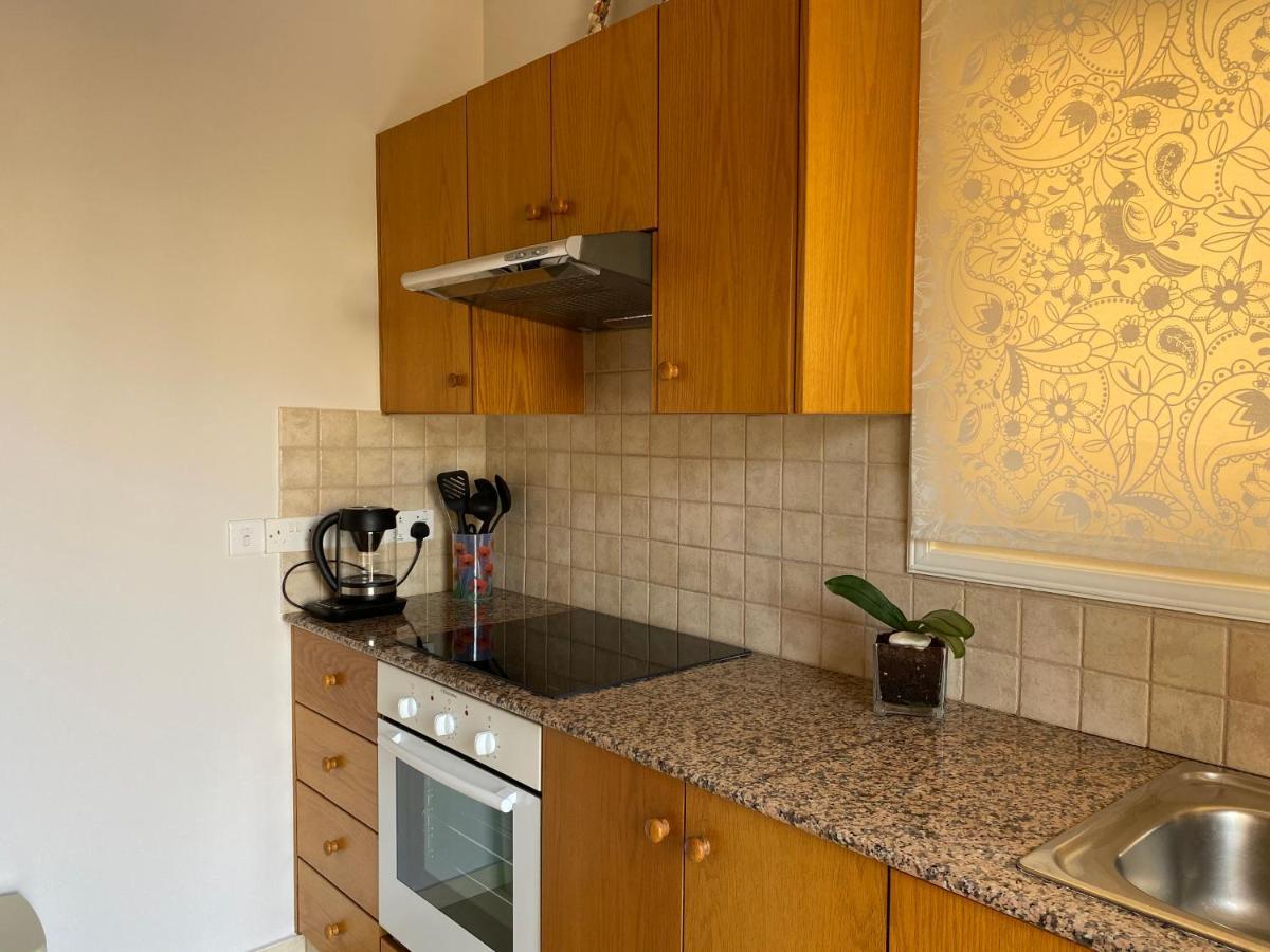 Holiday City Center Appartement Larnaca Buitenkant foto