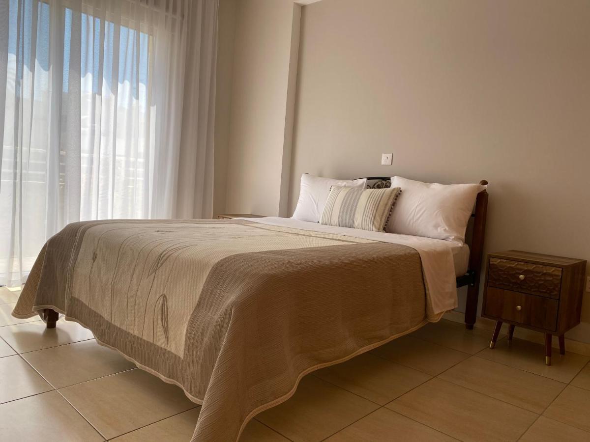 Holiday City Center Appartement Larnaca Buitenkant foto